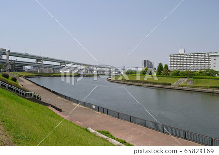 Ad田川,豐島橋和S田川階地的橋樑,從足立區一側向北看 Ad田川,豐島橋和S田川階地的橋樑,從足立區一側向北看 65829169