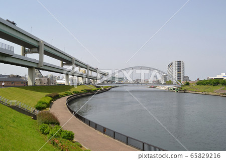 Ad田川,豐島橋和S田川階地的橋樑,從足立區一側向北看 Ad田川,豐島橋和S田川階地的橋樑,從足立區一側向北看 65829216