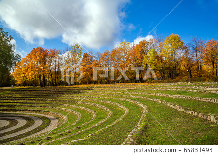 Autumn city park Autumn city park 65831493