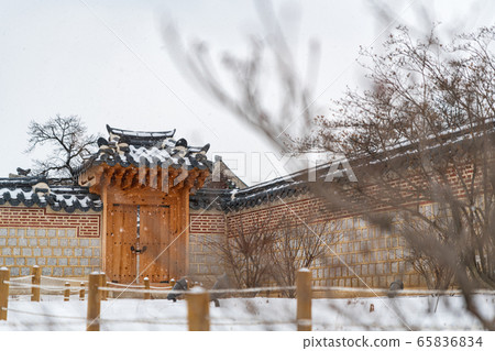 Korean traditional architecture, wintertime landscape of Korean palace 145 Korean traditional architecture, wintertime landscape of Korean palace 145 65836834