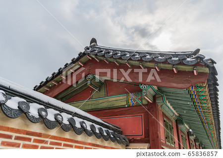 Korean traditional architecture, wintertime landscape of Korean palace 088 Korean traditional architecture, wintertime landscape of Korean palace 088 65836857