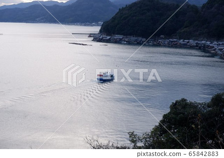 Cruise ship Cruise ship 65842883