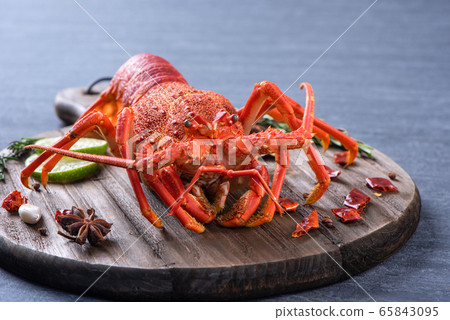 Dragonfly 餐廳 薮勮拼板 cooked boiled lobster lobster Dragonfly 餐廳 薮勮拼板 cooked boiled lobster lobster 65843095