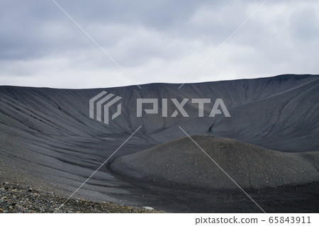 Hverfell caldera volcano top view, Iceland Hverfell caldera volcano top view, Iceland 65843911