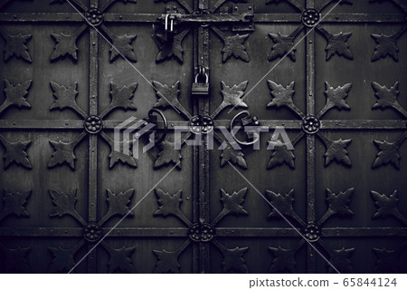 Old metal wrought iron doors 65844124