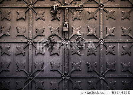 Old metal wrought iron doors 65844138