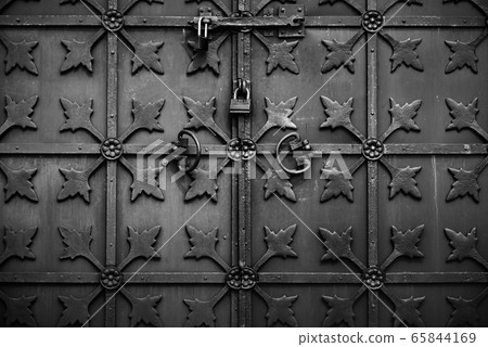 Old metal wrought iron doors 65844169