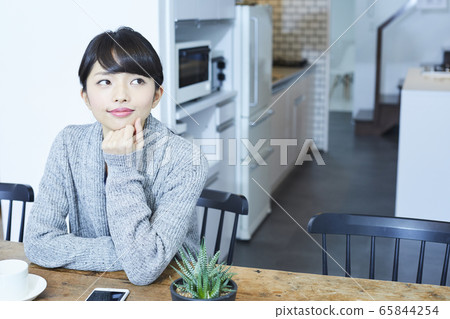young woman young woman 65844254