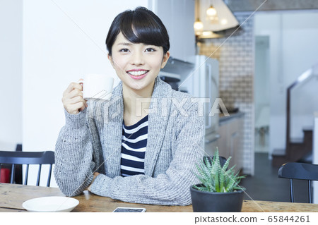 young woman young woman 65844261