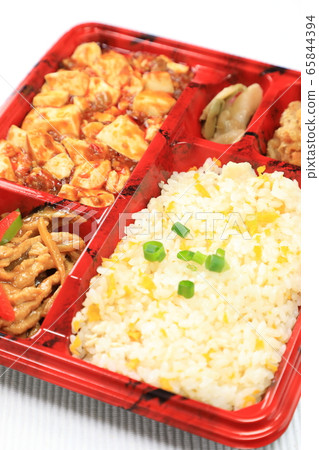 Delicious Chinese box lunch 65844394