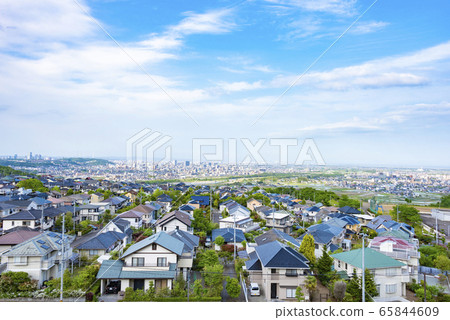 郊區住宅區和城市景觀 郊區住宅區和城市景觀 65844609