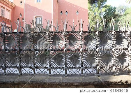 Guell Park Iron Guell Park Iron 65845646