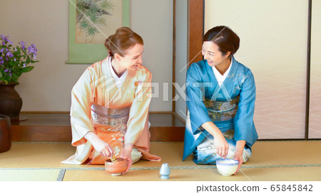 Tea ceremony experience: Japanese women teaching tea ceremony to foreigners Tea ceremony experience: Japanese women teaching tea ceremony to foreigners 65845842