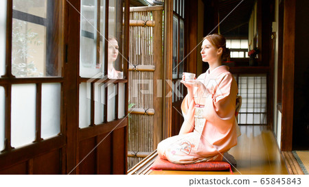 Foreign women drinking tea in kimono Foreign women drinking tea in kimono 65845843