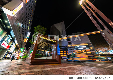 日本橫濱城市景觀緊急情況聲明宣布今天完全取消= 5月25日，橫濱站西出口 65847507