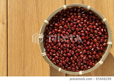 Azuki red beans 65848299
