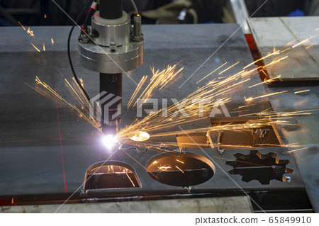The profile gas cutting machine . The profile gas cutting machine . 65849910