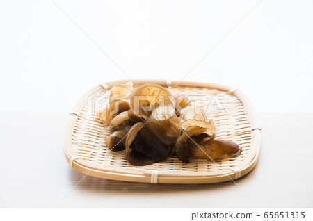 Natural raw fungus 65851315