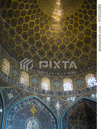 Isha Isfahan "Shaif Letoufla Mosque" / Isfahan, Iran 65852888