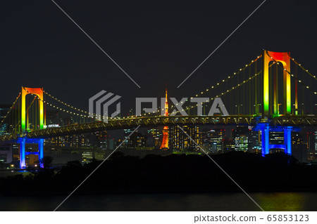 Tokyo Rainbow Bridge Seven-colored light up Emergency declaration released May 25, 2020 65853123