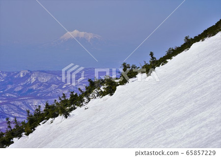 八甲田山小岳斜坡和磐山 八甲田山小岳斜坡和磐山 65857229