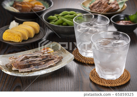 在岩石小酒館燒酒 在岩石小酒館燒酒 65859325