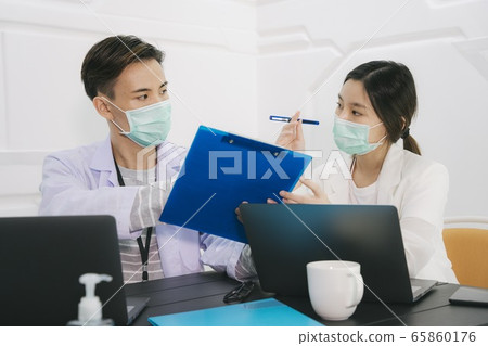 Doctors finding a cure to kill corona virus. 65860176