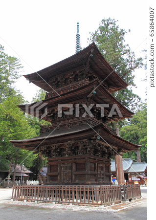 Wakaichi Oji Shrine Triple Tower, Omachi City, Nagano Prefecture Wakaichi Oji Shrine Triple Tower, Omachi City, Nagano Prefecture 65864007