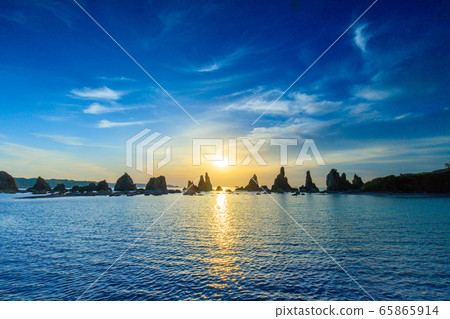 黎明的碼頭岩石 65865914