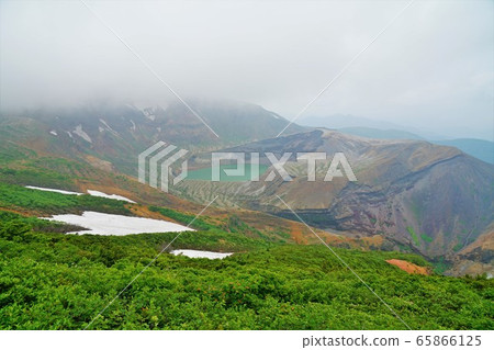 Okama and Kumano-dake from Mt. Okama and Kumano-dake from Mt. 65866125