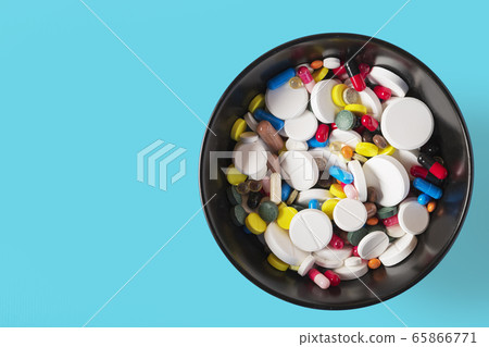 Assorted Medical capsules pharmaceutical medicine 65866771