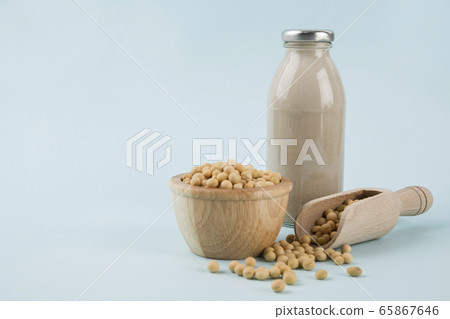 Delicious and healthy breakfast concept - cereal, Porridge and Energy bar 148 Delicious and healthy breakfast concept - cereal, Porridge and Energy bar 148 65867646