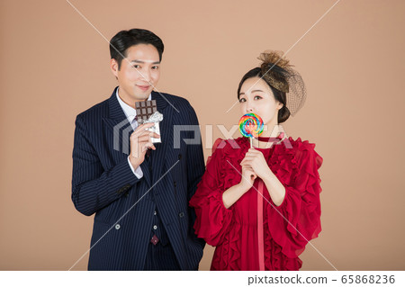 Portrait of female and male in retro fashion and vintage concept 498 Portrait of female and male in retro fashion and vintage concept 498 65868236