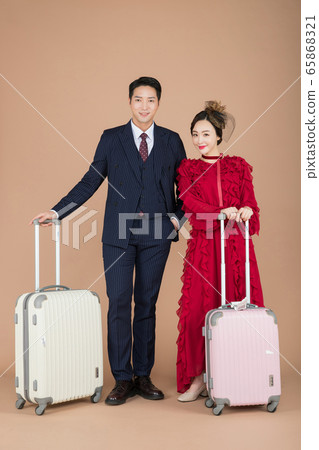 Portrait of female and male in retro fashion and vintage concept 427 Portrait of female and male in retro fashion and vintage concept 427 65868321