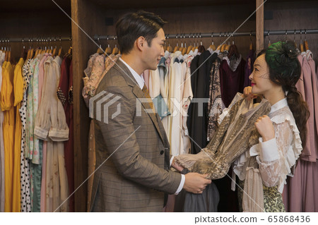 Portrait of female and male in retro fashion and vintage concept 052 65868436