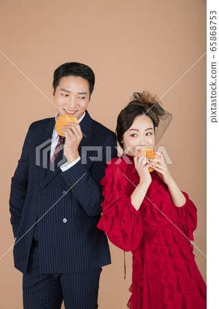 Portrait of female and male in retro fashion and vintage concept 499 Portrait of female and male in retro fashion and vintage concept 499 65868753