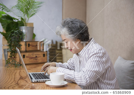 Happy senior life concept. Healthy activities in daily life of senior couple 289 65868909