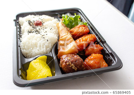 Chinese box lunch Chinese box lunch 65869405