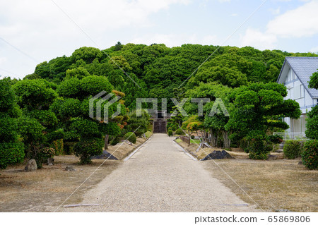 Emperor Shomu and Emperor Nissho Mausoleum-2 65869806