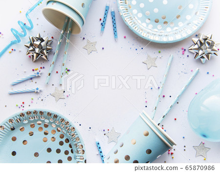 Birthday table setting 65870986