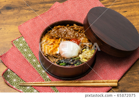 Bibimbap Korean food bibimbap Korean food 65872075