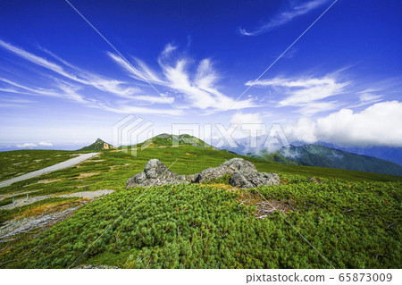 卡拉巴塔山和四岳從山的看法。 65873009