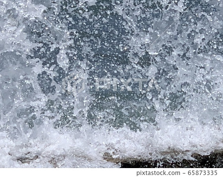 Continue from the waves Continue from the waves 65873335