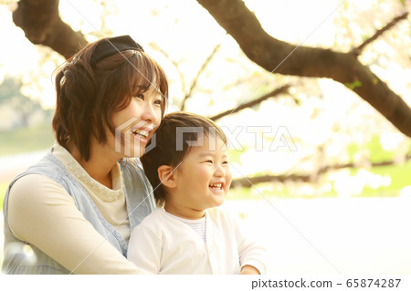Smile parent and child Smile parent and child 65874287