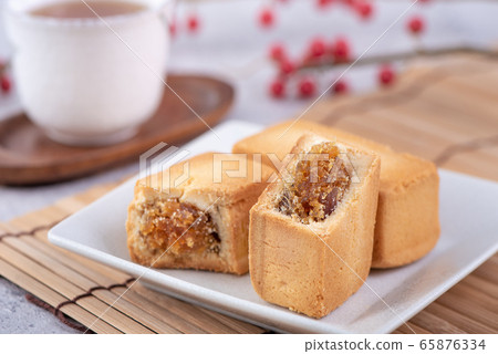 Pineapple cake dessert pineapple cake pastry pineapple cake pastry パ イ ナ ッ プ ル ケ ー キ 65876334