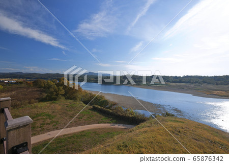 藍天和田野 65876342