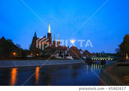Night Photo With A View Of Tumski Bridge And The 65882617