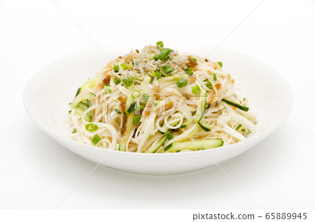 Mazesoba-style light noodles Mazesoba-style light noodles 65889945