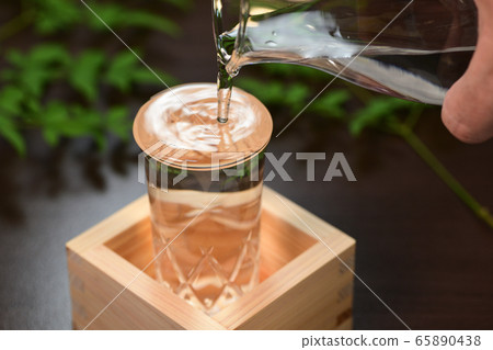 夏天的日本冷酒 65890438