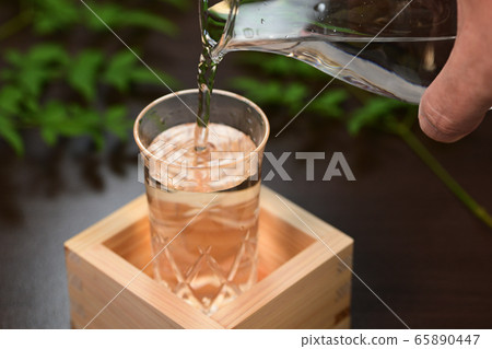 Cold Japanese sake in summer 65890447